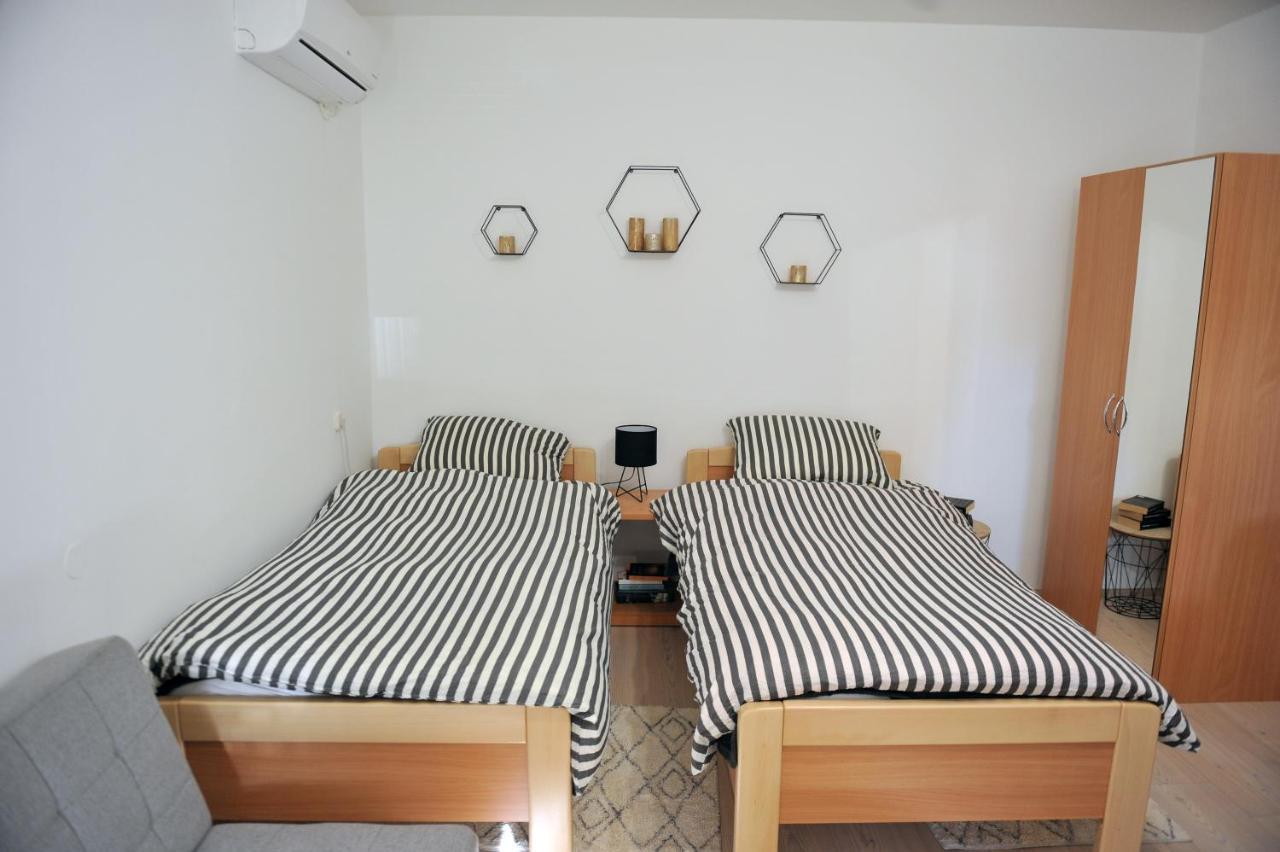 Studio Apartman Bandb Ðakovo Eksteriør bilde