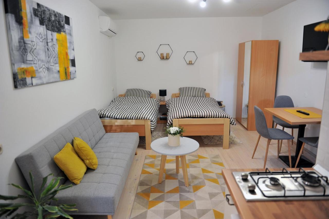 Studio Apartman Bandb Ðakovo Eksteriør bilde