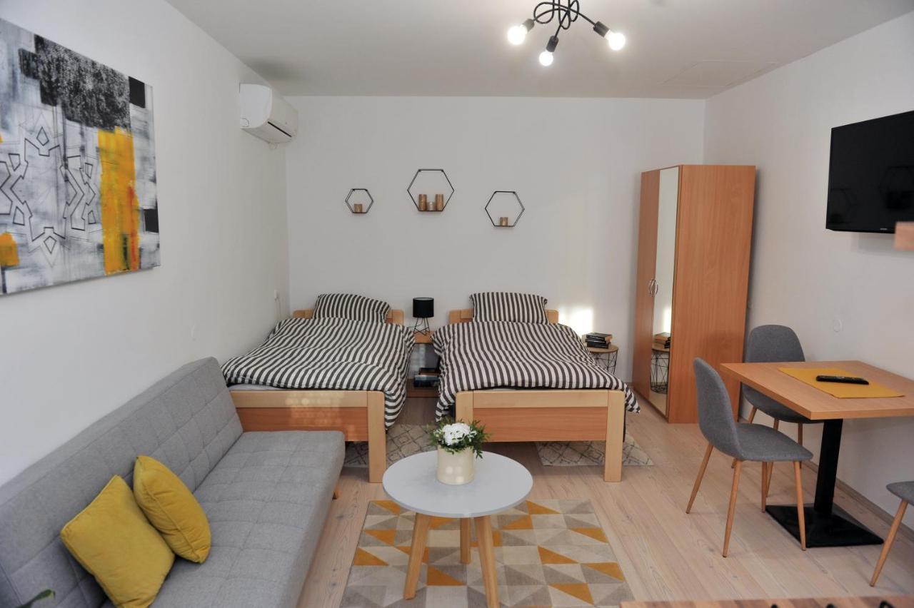 Studio Apartman Bandb Ðakovo Eksteriør bilde